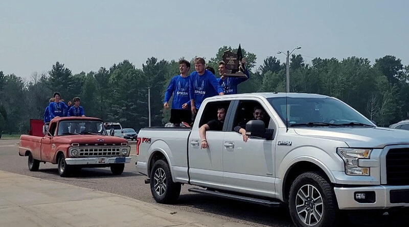 VIDEO: Community gives SPASH boys track & field team a hero’s welcome home