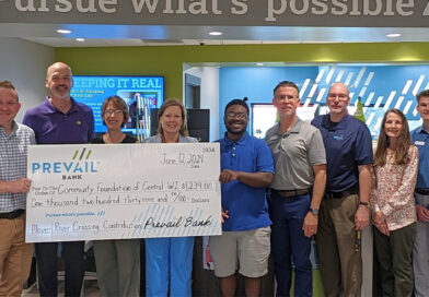 Prevail Bank donates to Plover River Crossing